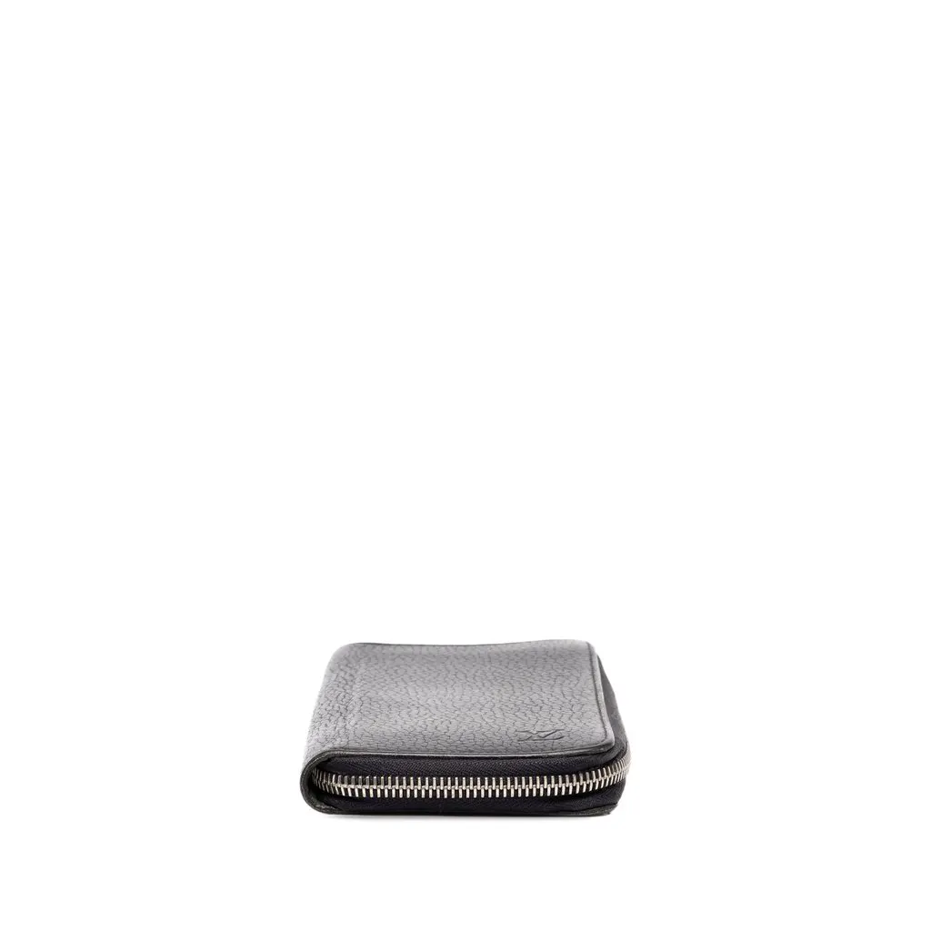 Louis Vuitton Taurillon Vertical Zippy Long Wallet Black Leather Good - Inside View