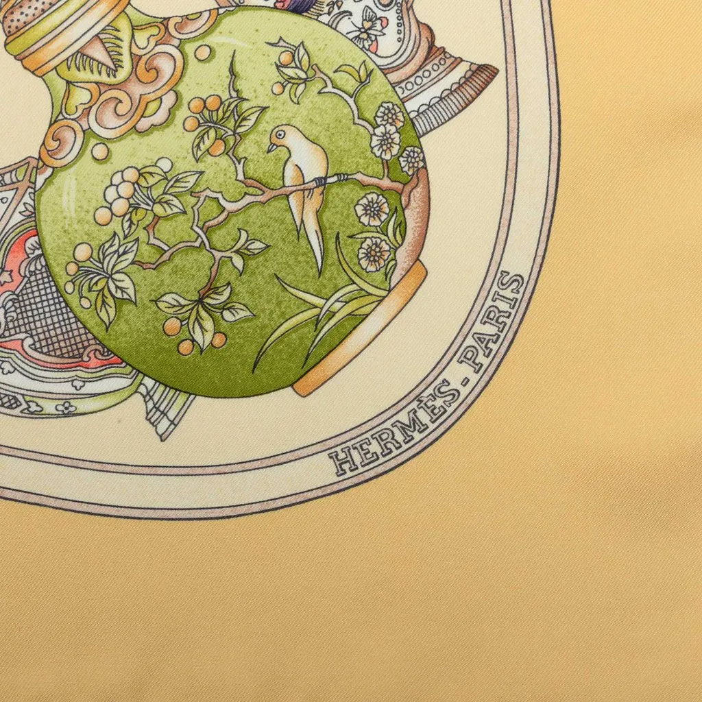 Hermès Qu Importe le Flacon Silk Scarf 90 Beige Very good - Inside View