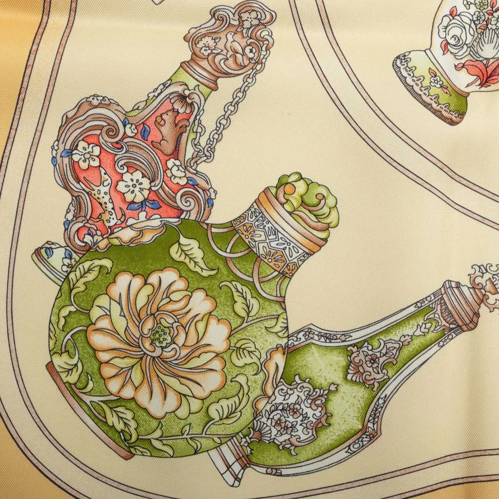 Hermès Qu Importe le Flacon Silk Scarf 90 Beige Very good - Model View