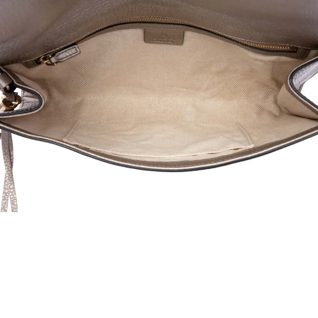 Gucci Metallic Calfskin Soho Disco Clutch Gold Leather Very good - Model View