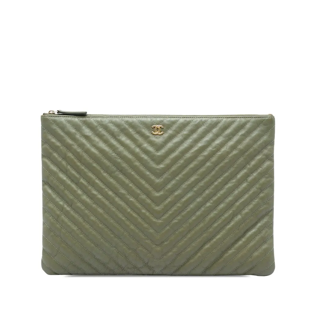 Chanel Large CC Chevron Calfskin O Case Clutch Green Leather Very good - Front View