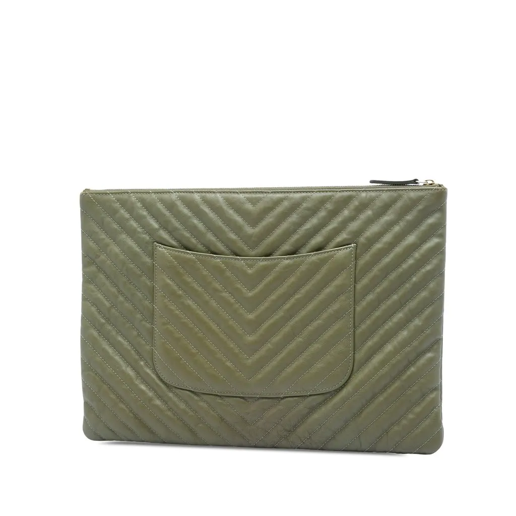 Chanel Large CC Chevron Calfskin O Case Clutch Green Leather Very good - Back View