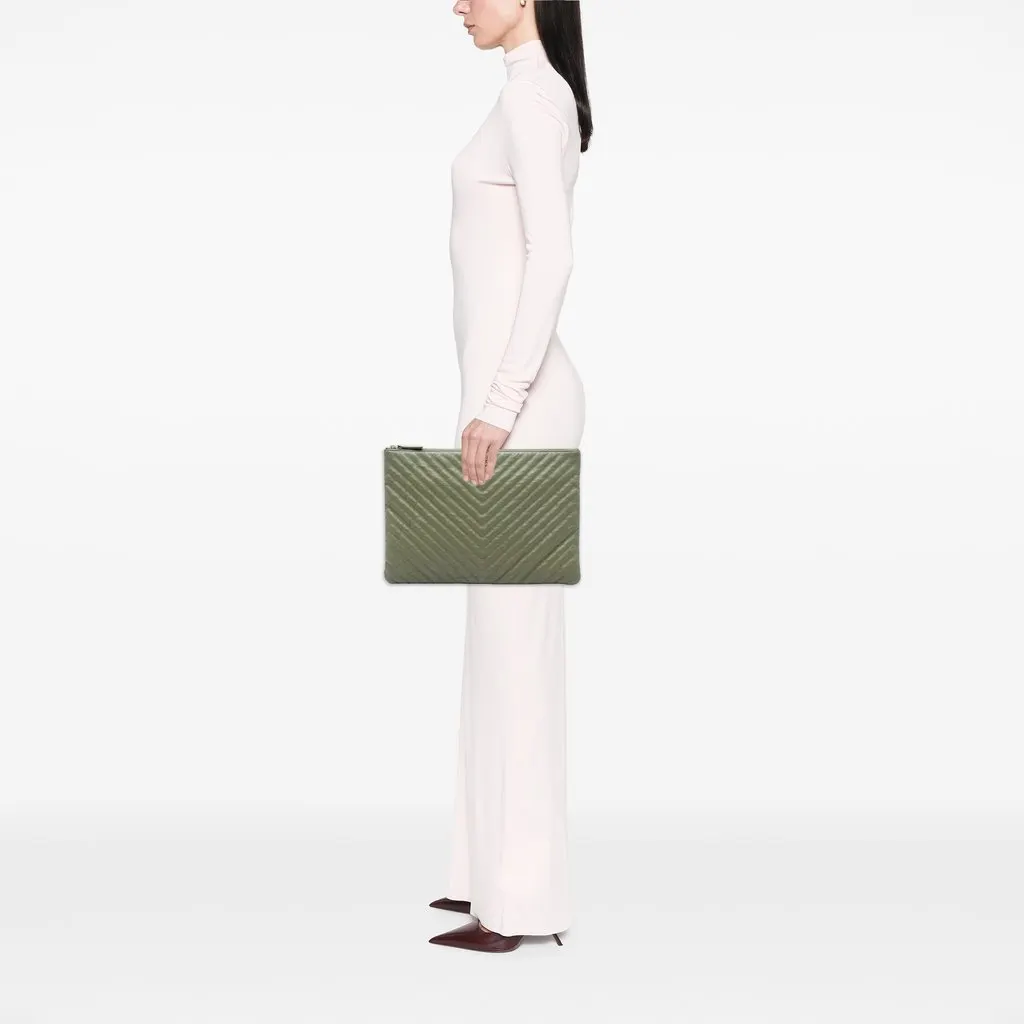 Chanel Large CC Chevron Calfskin O Case Clutch Green Leather Very good - Box View
