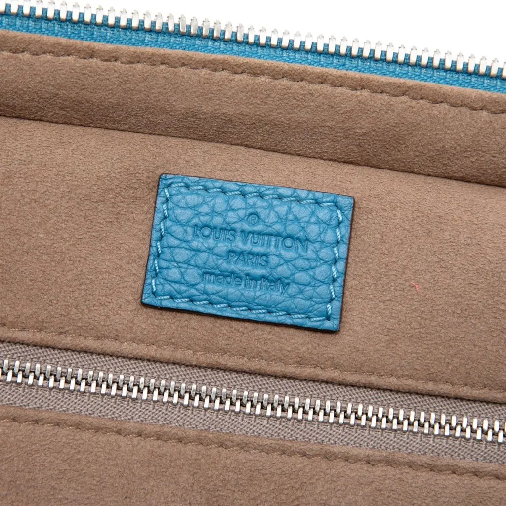 Louis Vuitton Taurillon Porte Documents Voyage Blue Leather Very good - Box View
