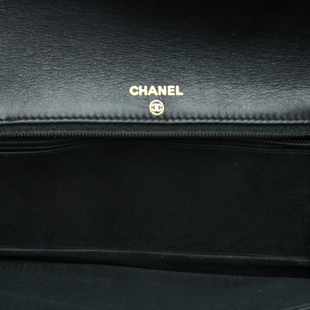 Chanel CC Caviar Wallet On Chain Black Leather Very good - Model View