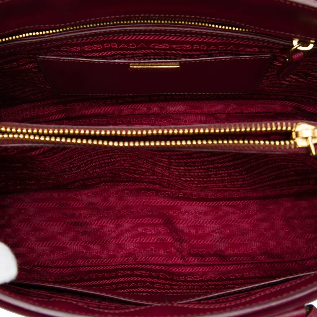 Prada Saffiano Lux Parabole Tote Red Leather Very good - Model View