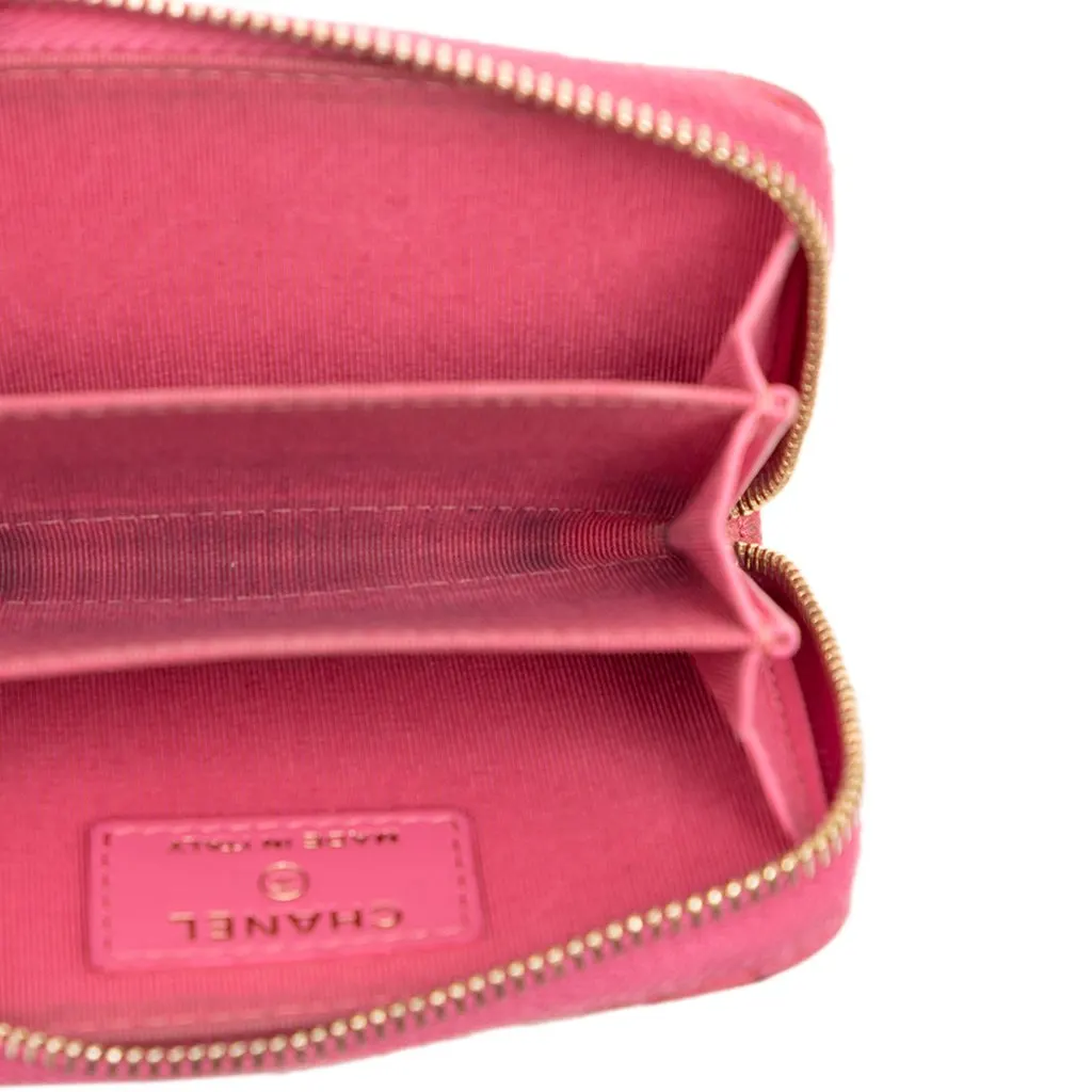 Chanel CC Quilted Caviar Zip Coin Purse Pink Leather Very good - Model View