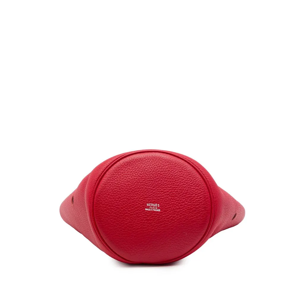 Hermès Clemence Mangeoire Bucket PM Red Leather Good - Inside View