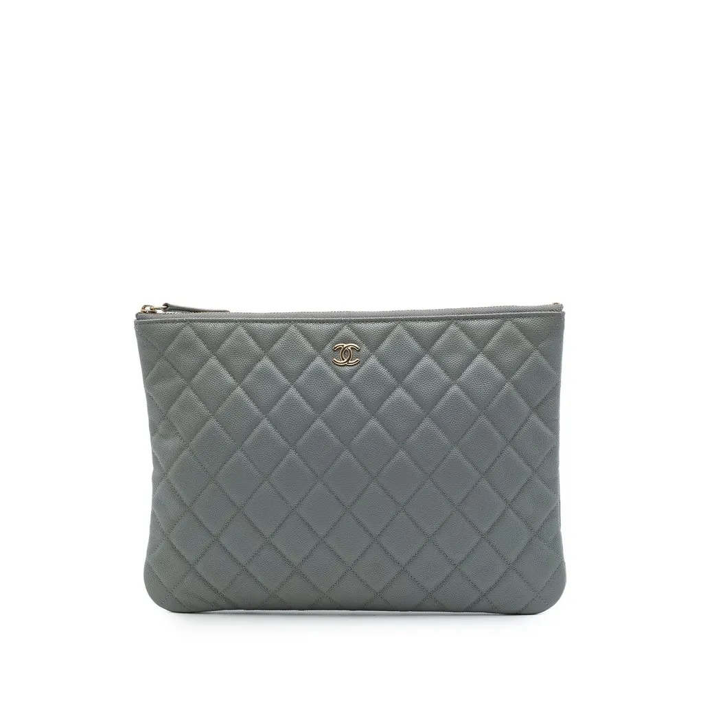 Chanel متوسطة مبطّنة كافيار O Case كلتش