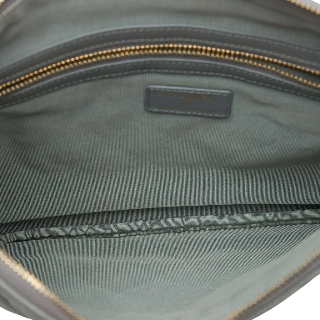 Chanel Medium Quilted Caviar O Case Clutch Grey Leather Very good - Model View