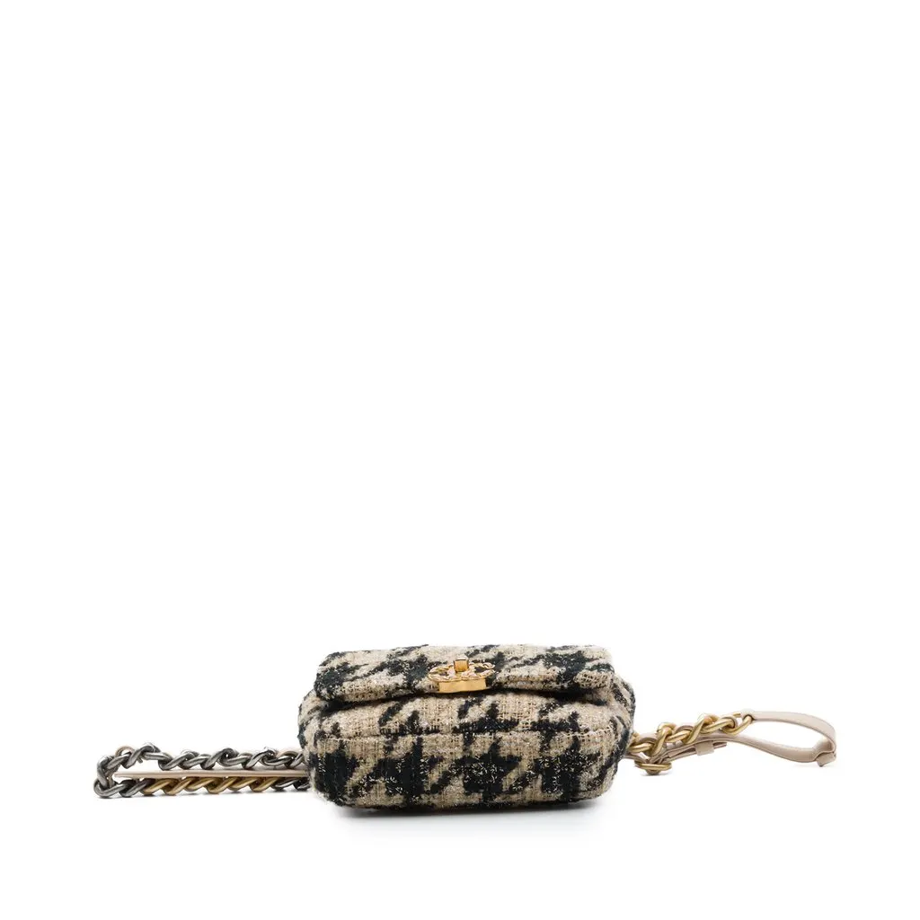 Chanel Houndstooth Tweed 19 Belt Bag Beige Very good - Inside View
