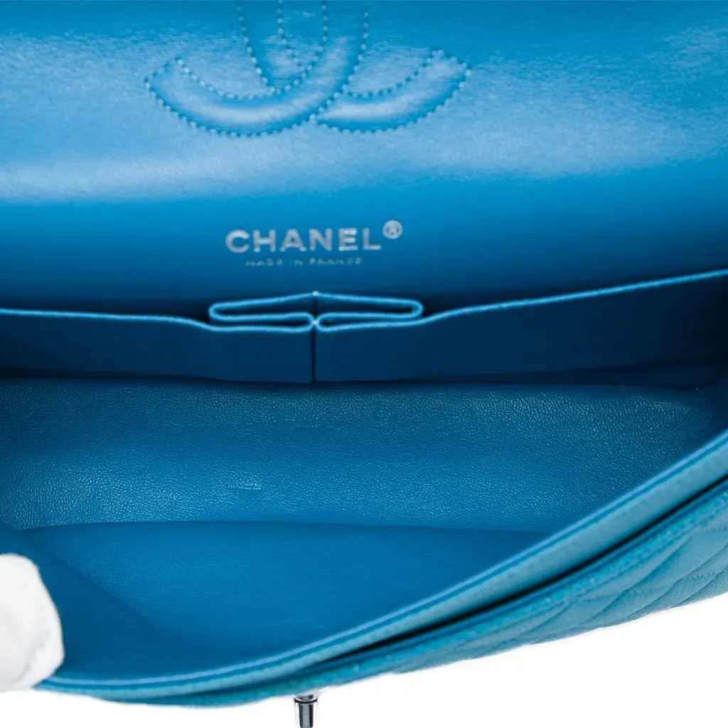 Chanel Medium Classic Caviar Double Flap Blue Leather Very good - Model View