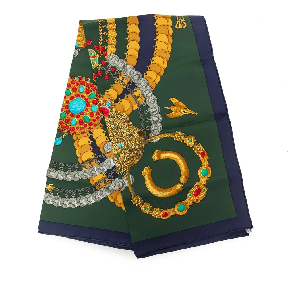 Hermès Kosmima Silk Scarf 90 Green Never worn - Front View