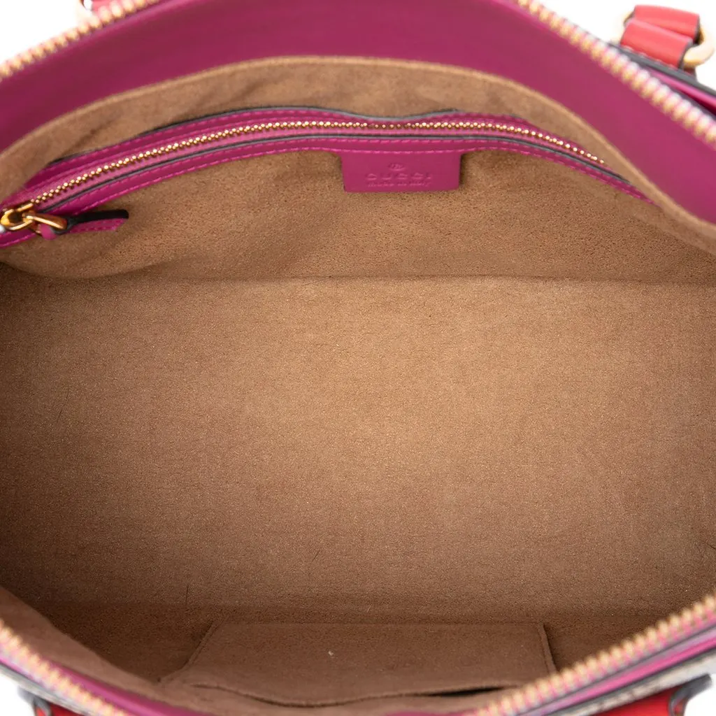 Gucci GG Supreme Linea A Satchel Beige Canvas Very good - Model View
