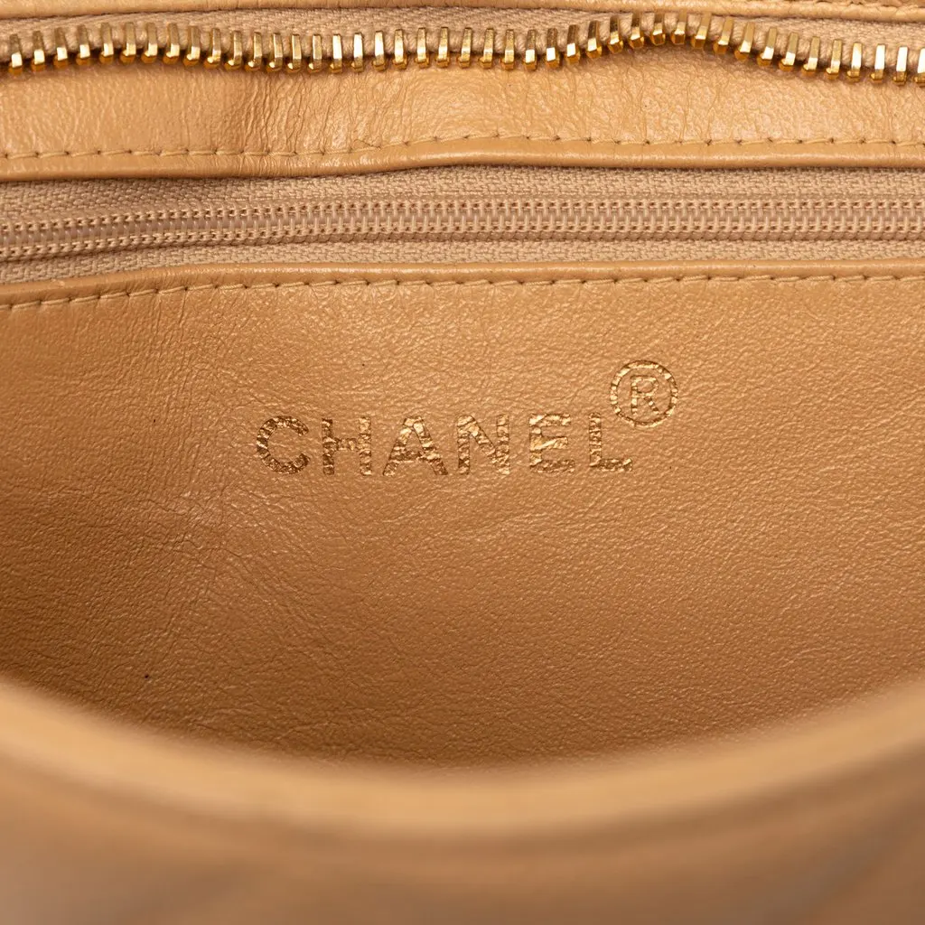 Chanel Caviar Medallion Tote Beige Leather Very good - Box View