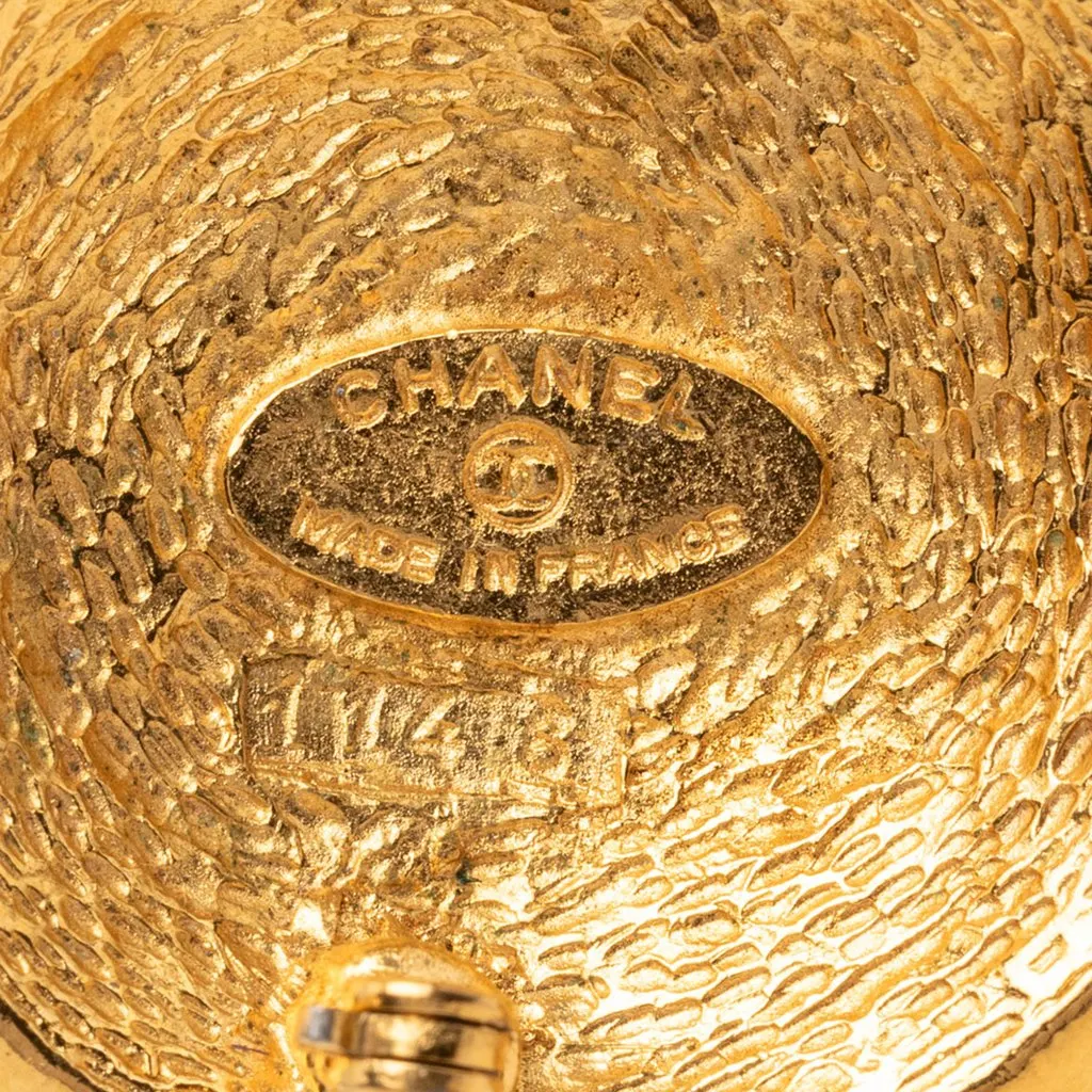Chanel Gold Plated 31 Rue Cambon Medallion Brooch Gold Metal Very good - Inside View