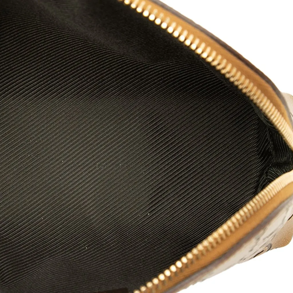 Gucci Metallic Guccissima Pouch Gold Leather Very good - Model View