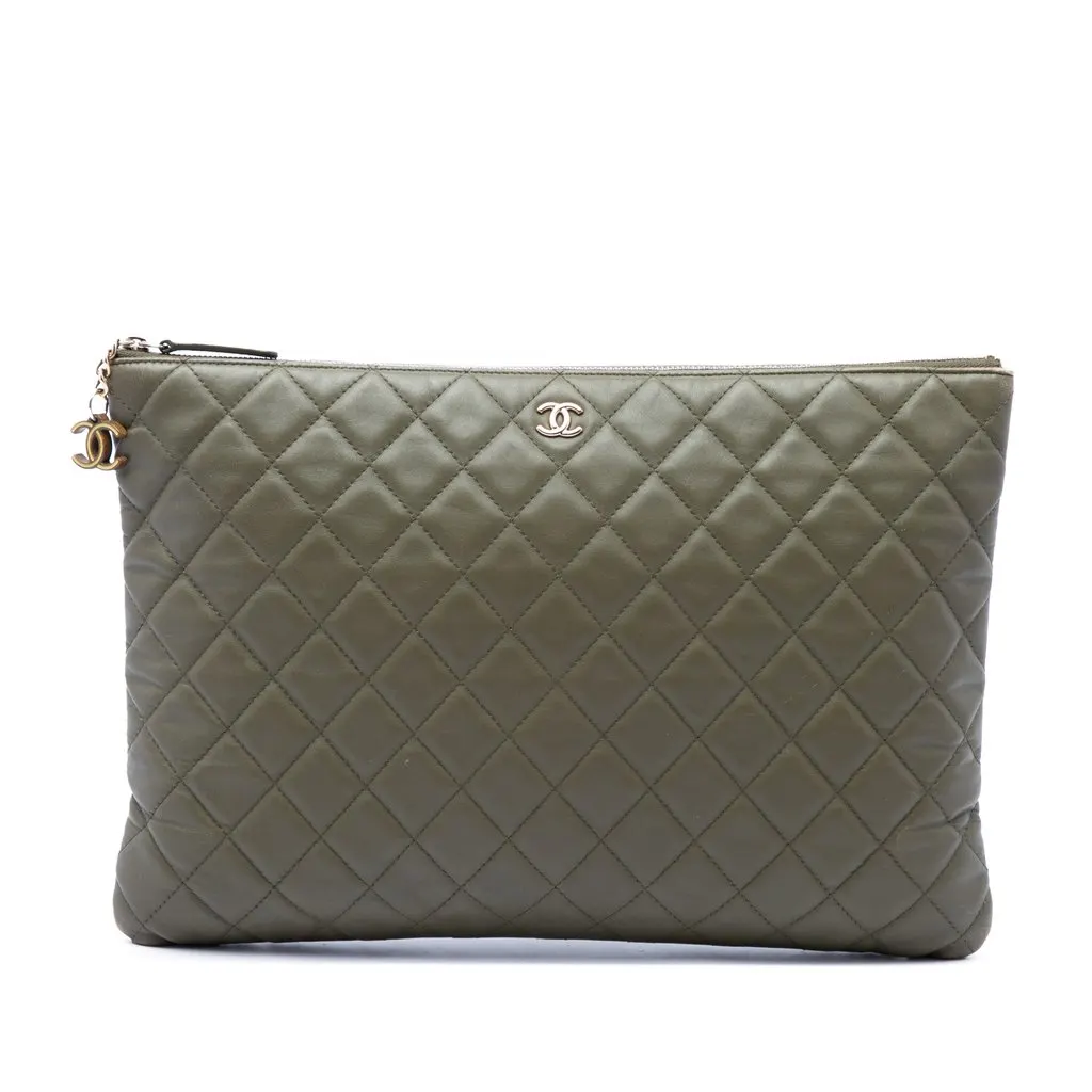 Chanel Large Quilted Lambskin Cuba La Habana O Case Clutch Green Leather Very good - Front View