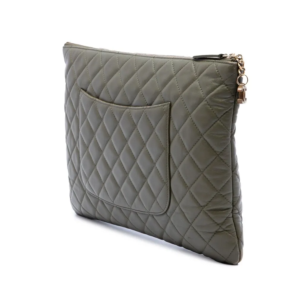 Chanel Large Quilted Lambskin Cuba La Habana O Case Clutch Green Leather Very good - Back View