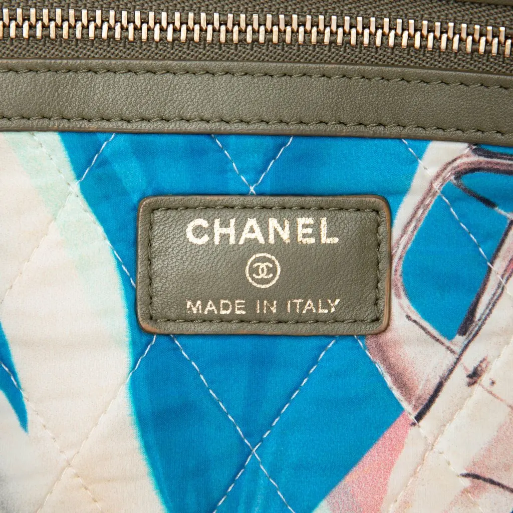 Chanel Large Quilted Lambskin Cuba La Habana O Case Clutch Green Leather Very good - Box View