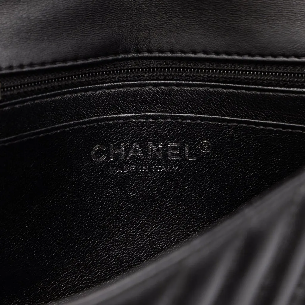Chanel Mini Square Classic Chevron Lambskin Single Flap Black Leather Very good - Box View
