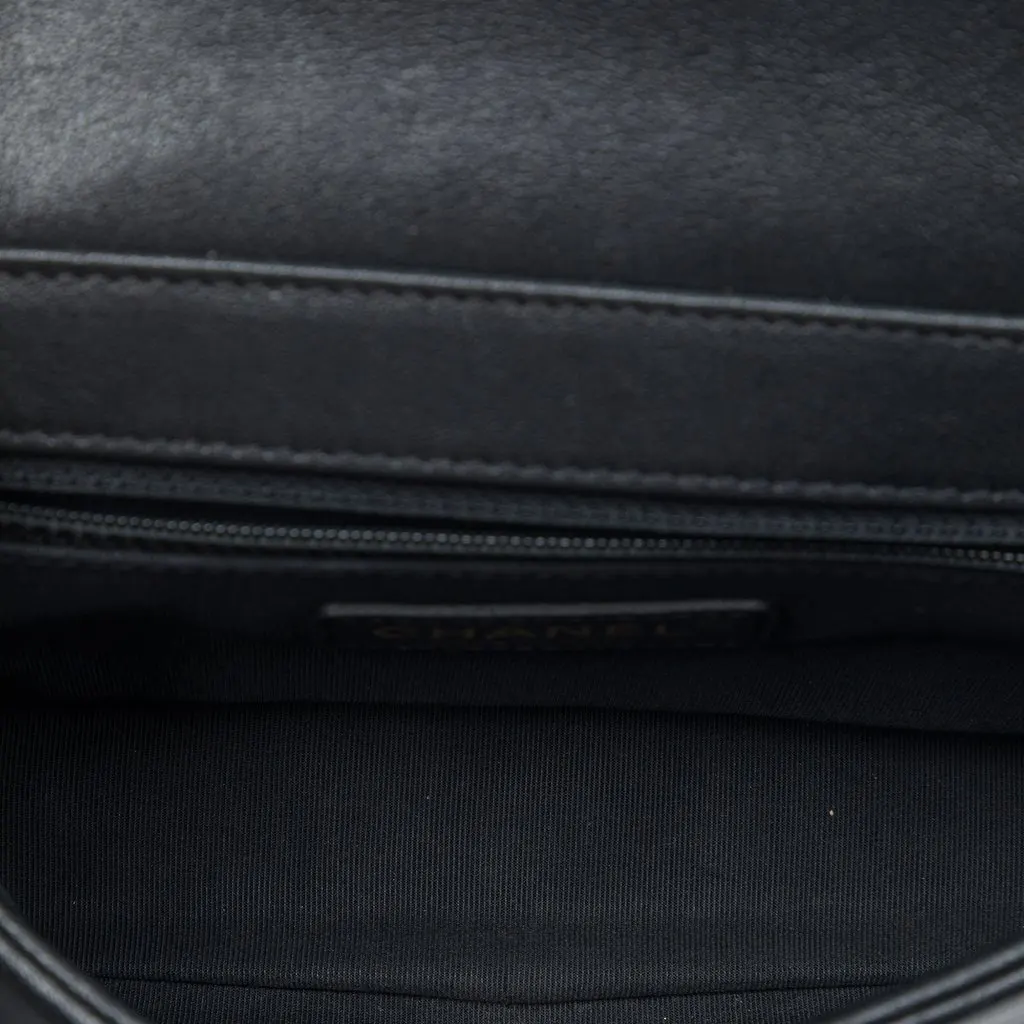 Chanel Mini Quilted Chevron Sheepskin Mademoiselle Vintage Flap Black Leather Very good - Model View