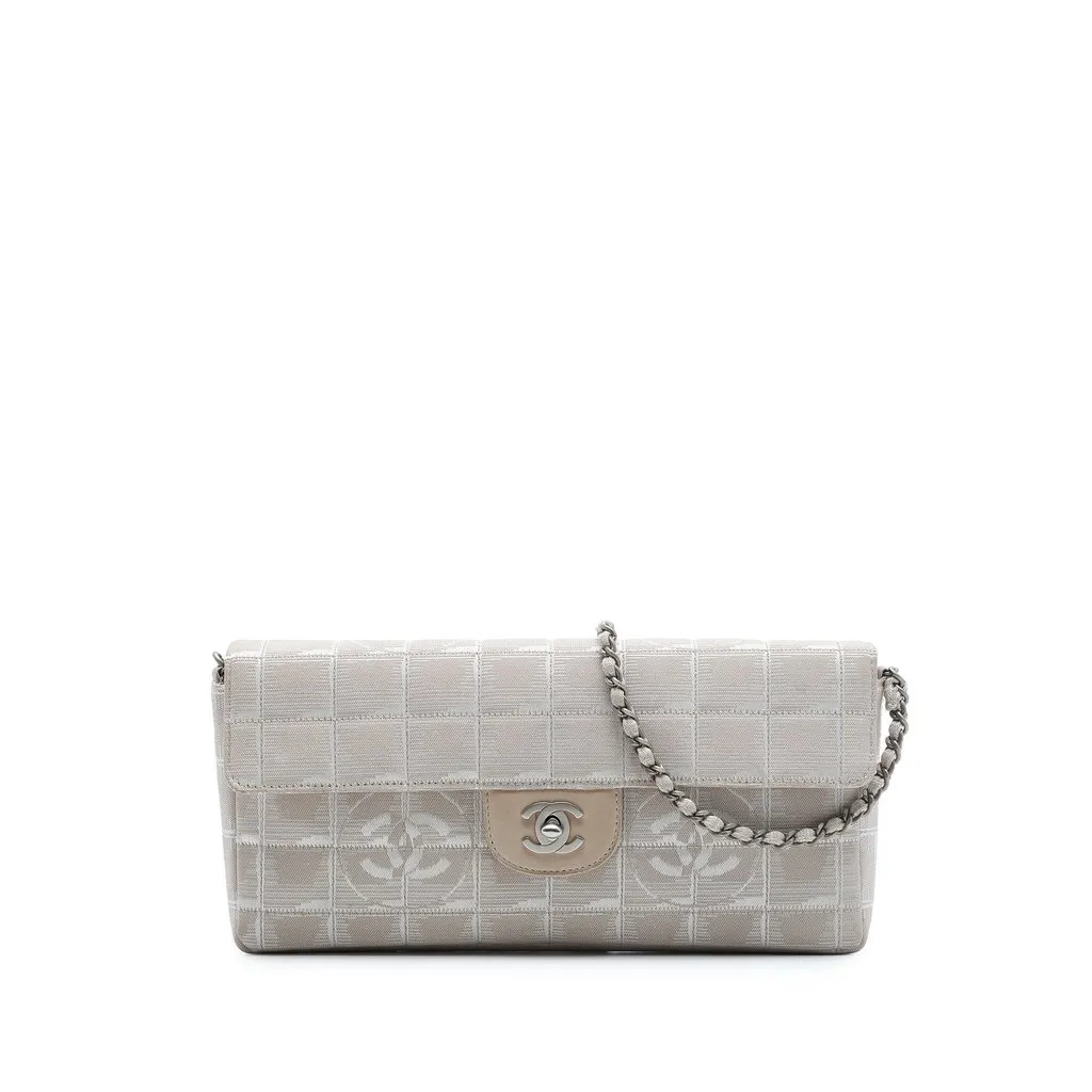 Chanel New Travel Line Nylon East West Flap Beige Very good - Front View