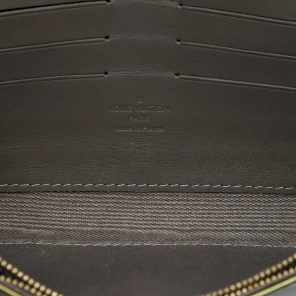 Louis Vuitton Monogram Vernis Sunset Boulevard Green Leather Very good - Model View