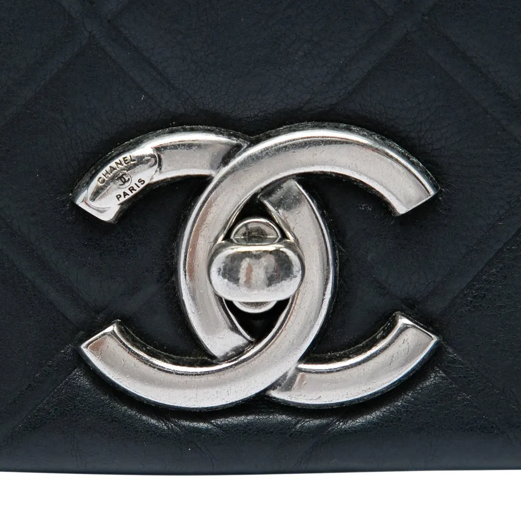 Chanel Medium Diamond Embossed Calfskin New Chic Flap Black Leather Very good - Box View