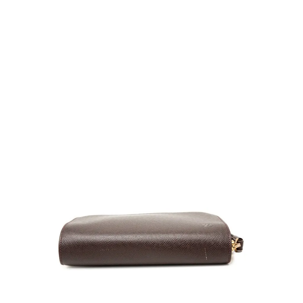 Louis Vuitton Taiga Baikal Red Leather Good - Inside View