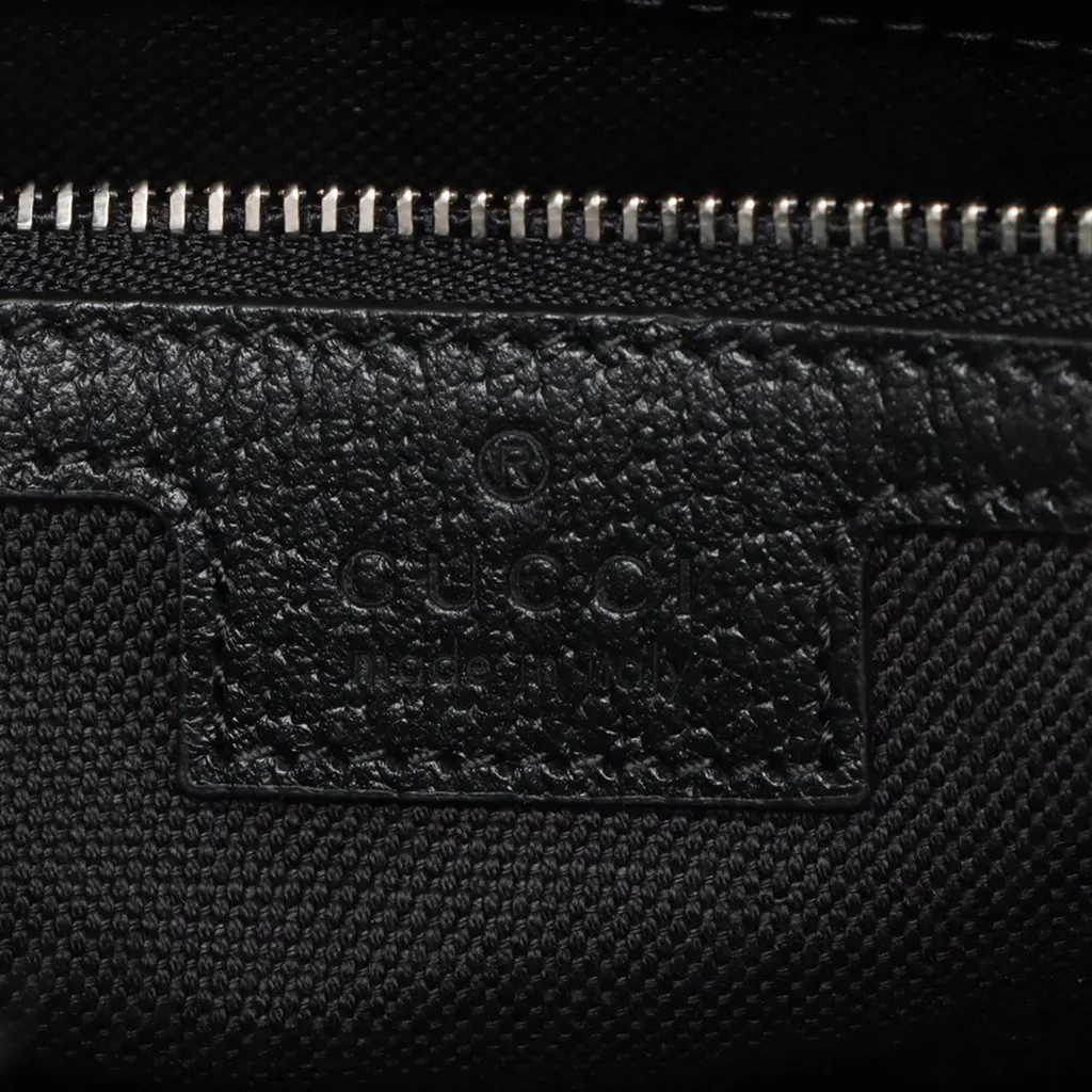 Gucci GG Supreme Trimmed Calfskin Crossbody Black Leather Very good - Box View