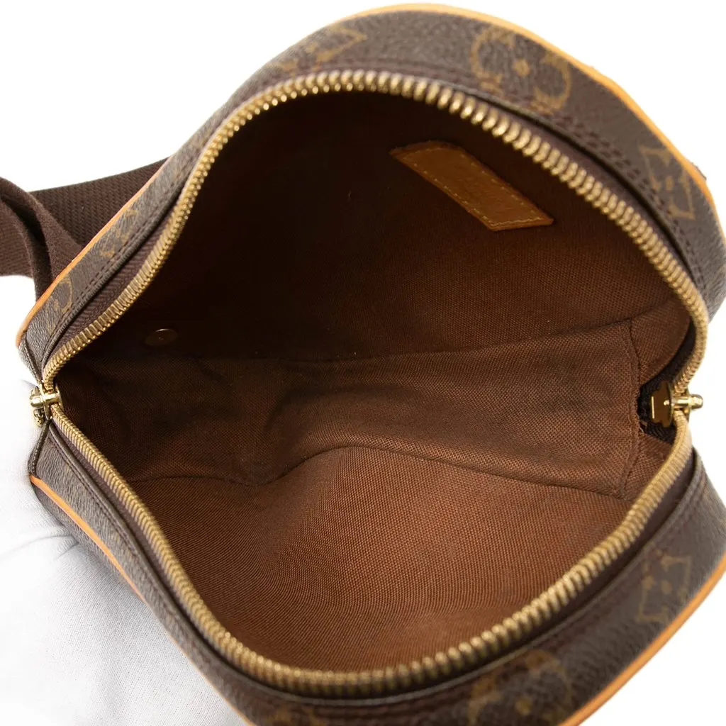 Louis Vuitton Monogram Pochette Gange Brown Very good - Model View