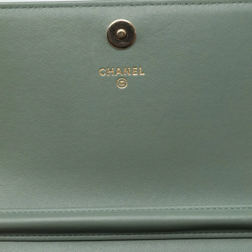 Chanel CC Square Quilted Lambskin Wallet on Chain Green Leather Very good - Box View