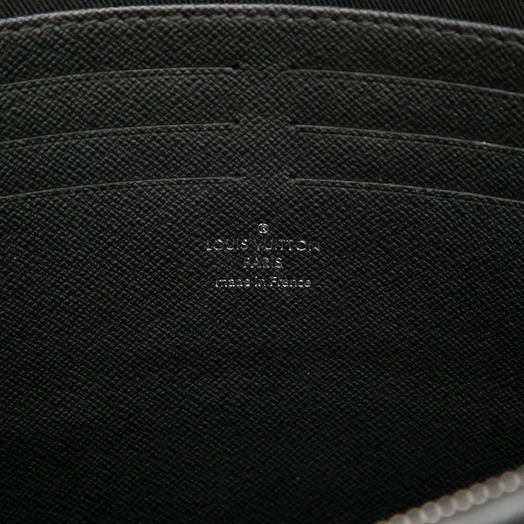 Louis Vuitton Taiga Pochette Voyage GM Black Leather Good - Box View