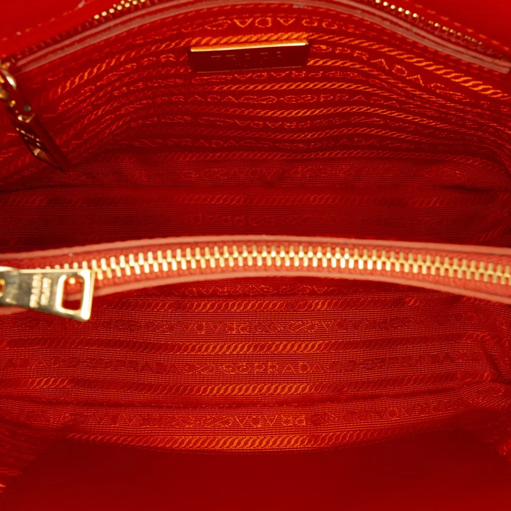 Prada Small Saffiano Vernice Promenade Satchel Orange Leather Very good - Model View