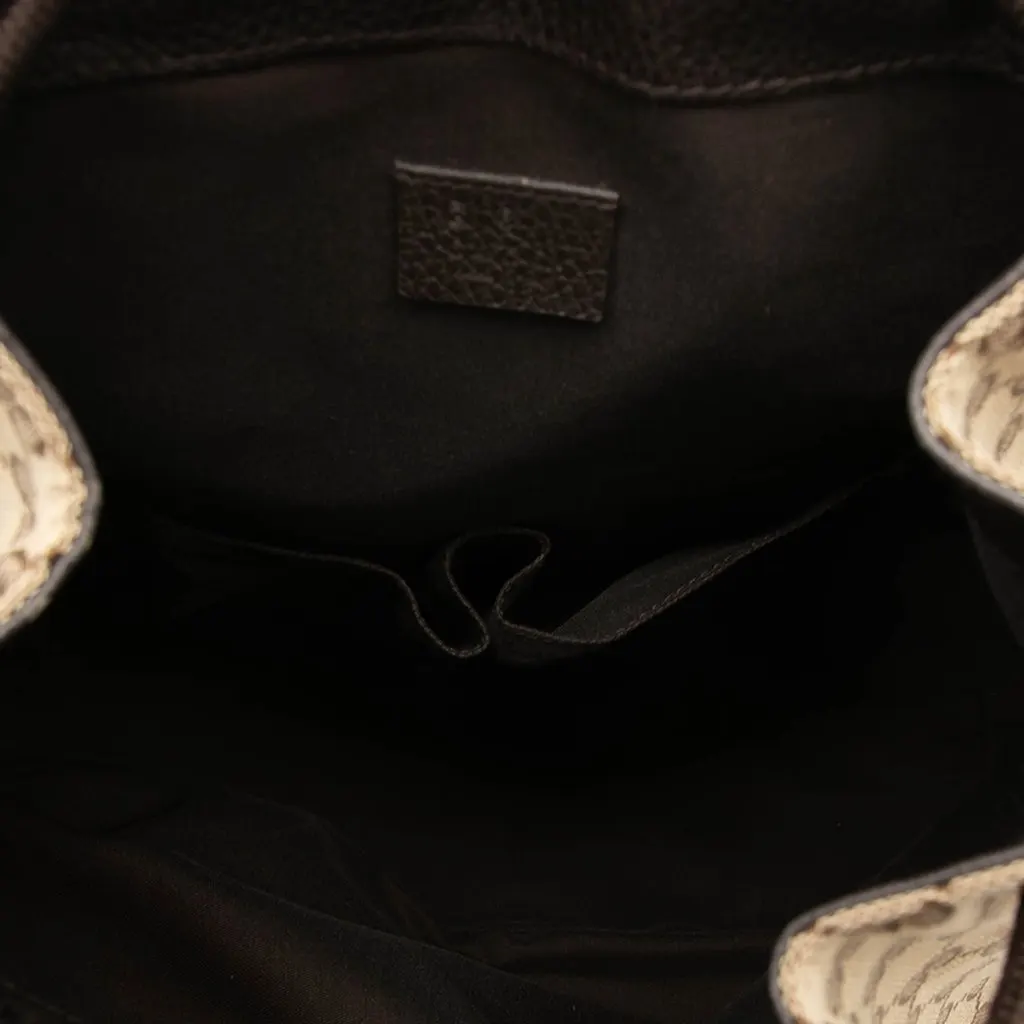 Gucci GG Canvas Drawstring Backpack Beige Very good - Model View