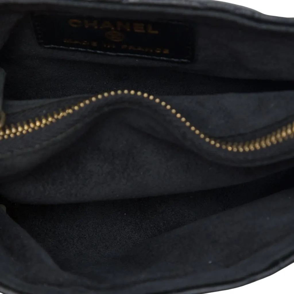 Chanel CC Quilted Lambskin O Mini Faux Pearl Chain Phone Holder Clutch Black Leather Very good - Model View