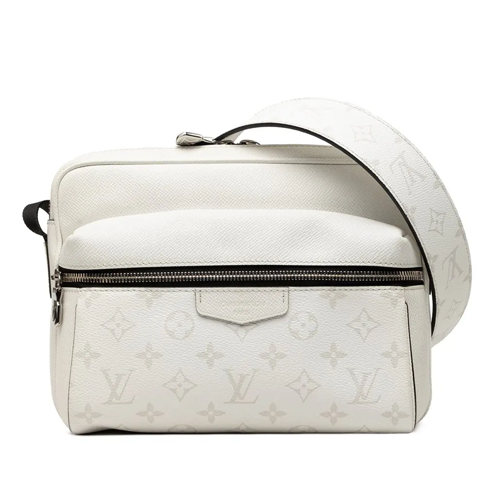 Louis Vuitton Monogram Taigarama Outdoor Messenger White Leather Very good - Front View