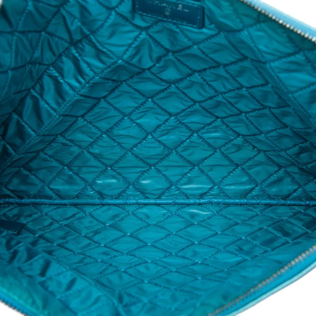 Chanel Large Quilted Metallic Caviar Boy O Case Clutch Blue Leather Very good - Model View