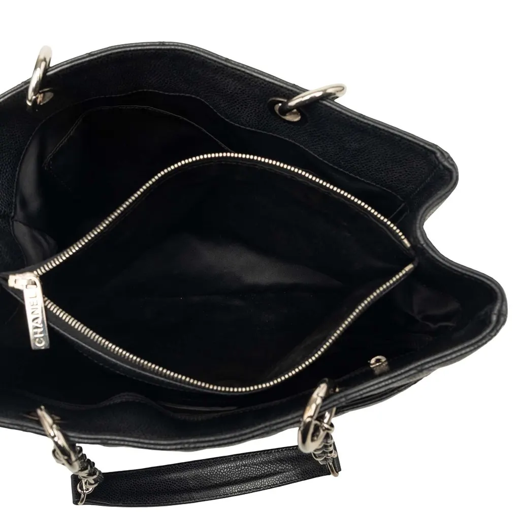 Chanel Caviar Grand Shopping Tote Black Leather Very good - Model View