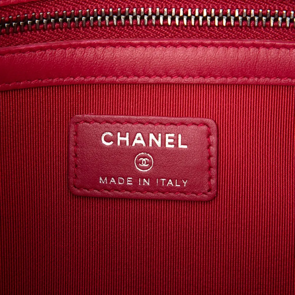 Chanel Medium Quilted Aged Calfskin Gabrielle O Case Clutch Black Leather Very good - Box View