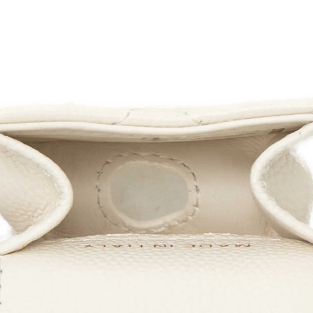Chanel CC Quilted Caviar AirPods Case White Leather Very good - Model View