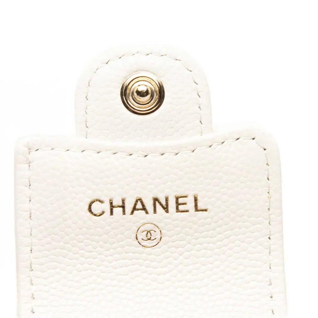 Chanel CC Quilted Caviar AirPods Case White Leather Very good - Box View