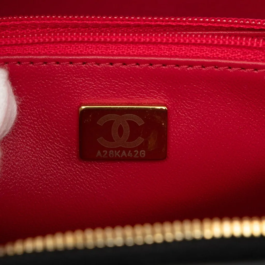 Chanel Quilted Lambskin CC Bubble Vanity Case With Chain Black Leather Very good - Box View