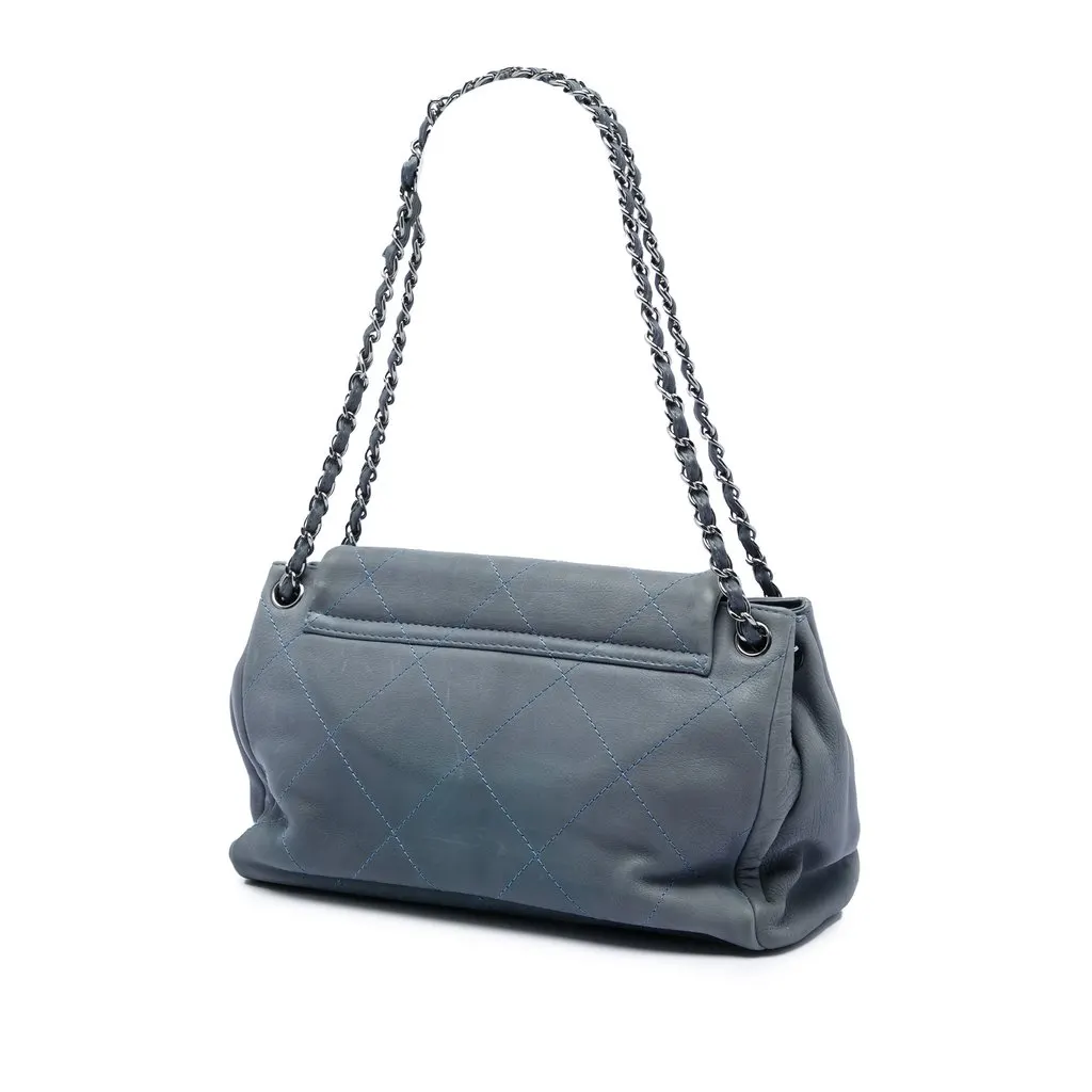 Chanel Quilted Calfskin Hamptons Accordion Flap Blue Leather Very good - Back View