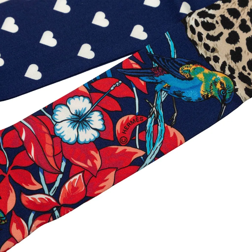 Hermès Jungle Love Silk Twilly Scarf Blue Never worn - Inside View