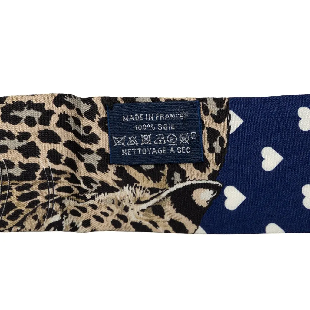 Hermès Jungle Love Silk Twilly Scarf Blue Never worn - Model View