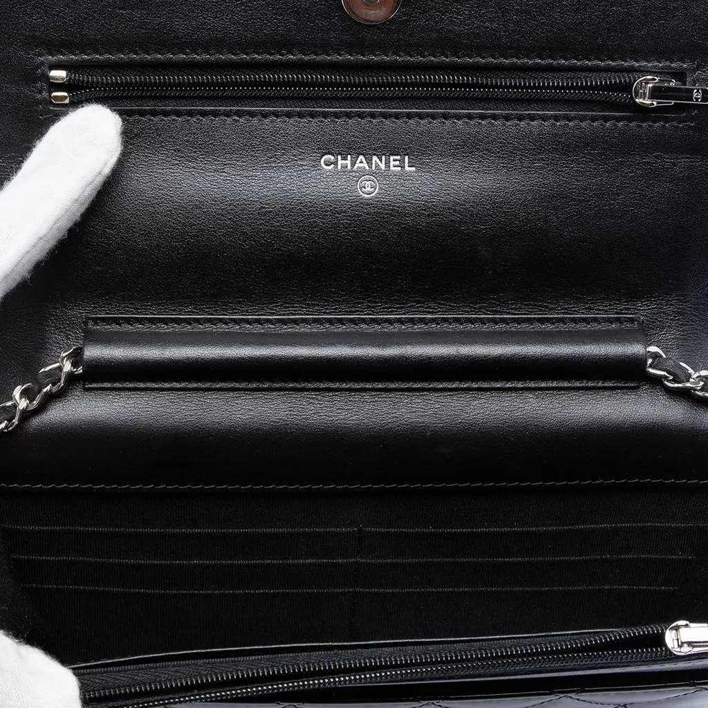 Chanel CC Bicolor Quilted Patent Wallet on Chain Pink Leather Very good - Model View