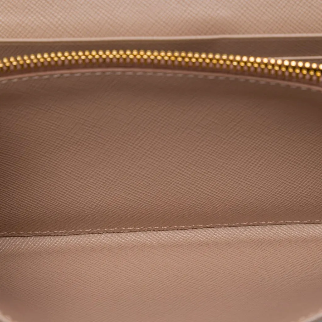 Prada Saffiano Wallet on Chain Brown Leather Very good - Model View