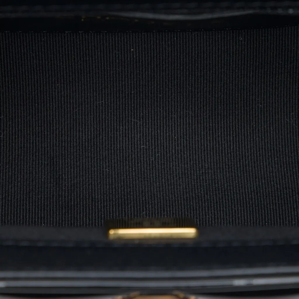 Chanel Mini Quilted Patent Graphic Catch Flap Black Leather Very good - Model View